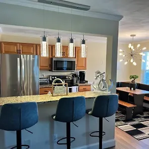 2 Brand New King Size Beds 2 Full Baths Condo! Virginia Beach