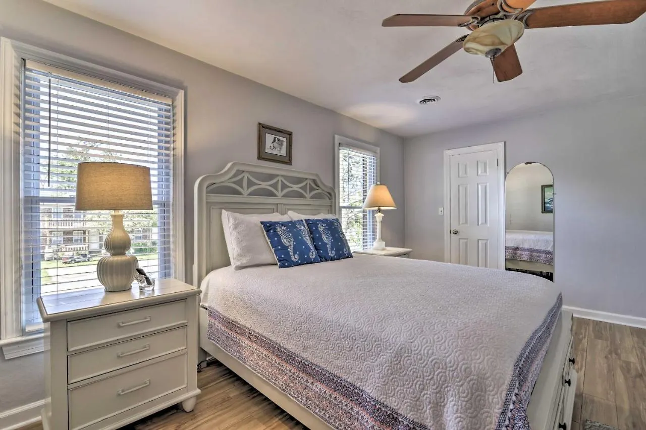 Evolve High-End Home On Lake 1 Block To Coast!