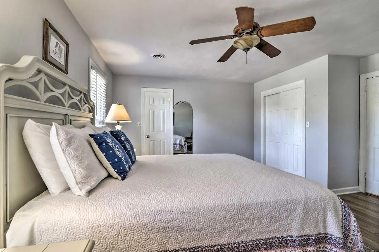 Evolve High-End Home On Lake 1 Block To Coast! Virginia Beach