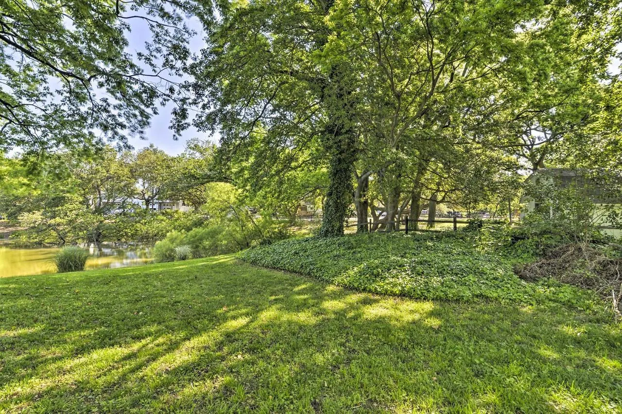 Holiday home Evolve High-End Home On Lake 1 Block To Coast!