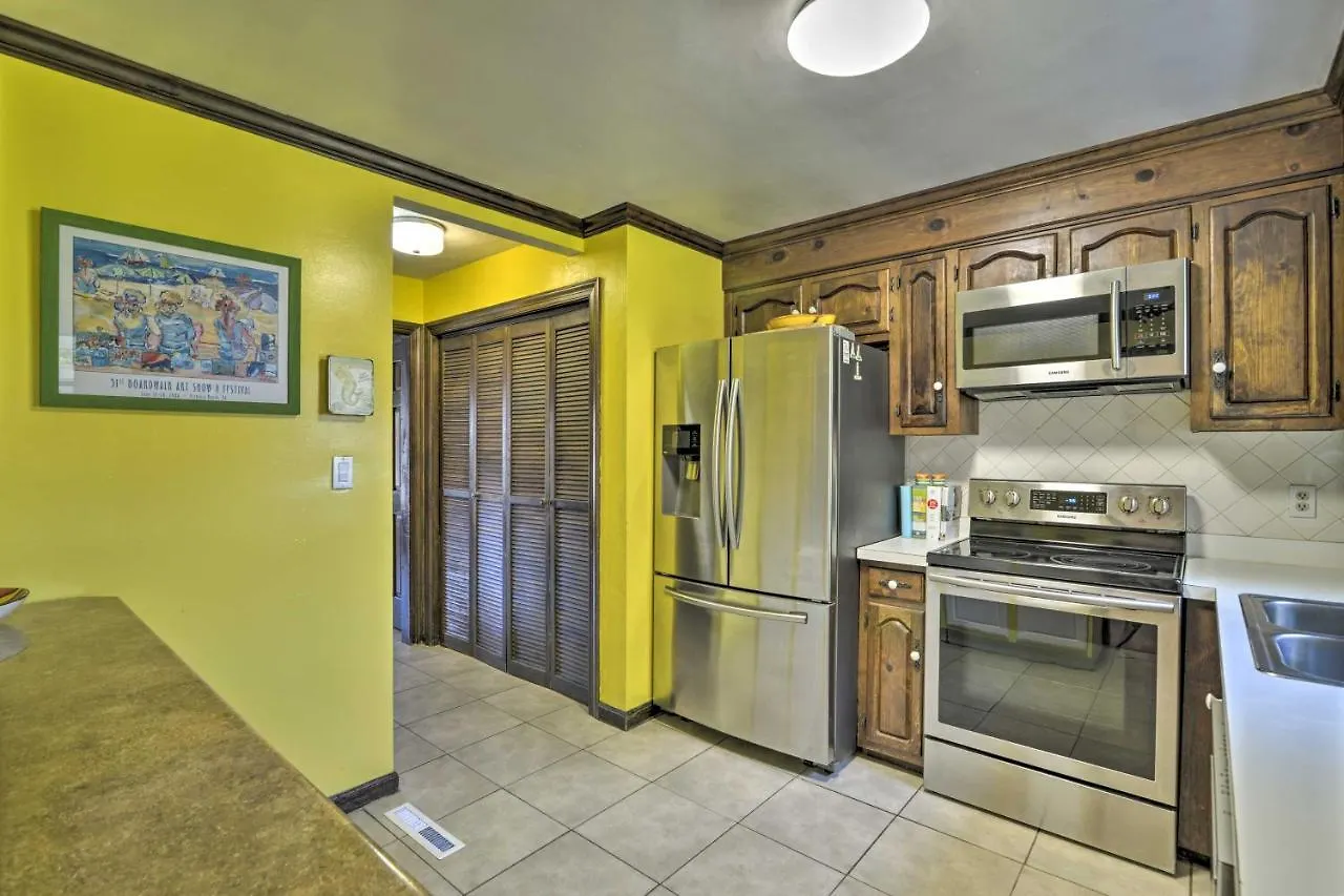 Evolve High-End Home On Lake 1 Block To Coast! 0*, Virginia Beach