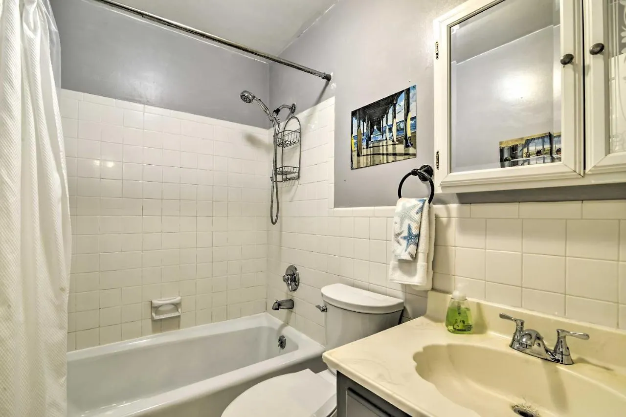 Evolve High-End Home On Lake 1 Block To Coast!